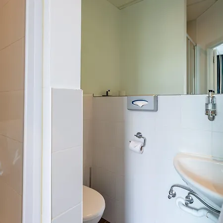 Docklands Hotel 3*