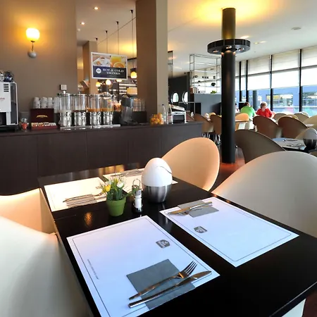 Hotel Docklands 3*
