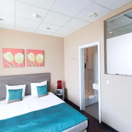 Docklands Hotel