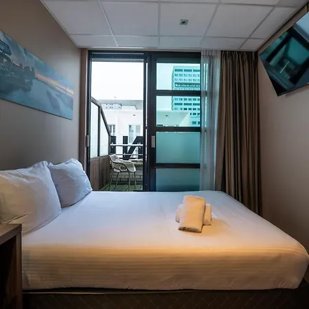 Hotel Docklands 3*