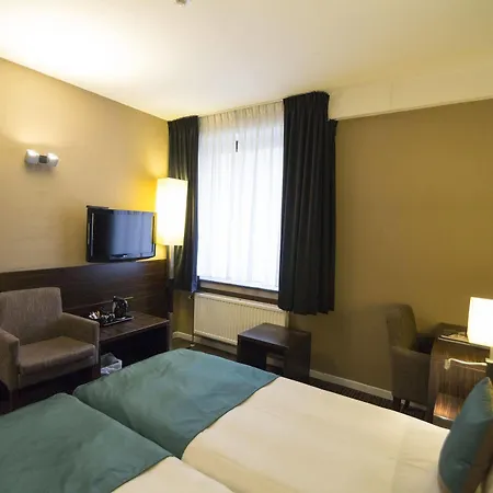 Hotel Docklands 3*